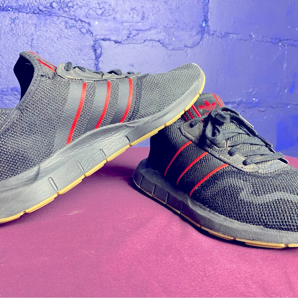 Adidas Originals Swift Run X Black Scarlet Core Black Men's Size 10.5 FY6234